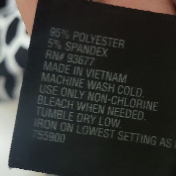 Worthington Woman Black White Geo Shape Drapey Surplice Blouse, Plus Size 2x - Picture 6 of 7